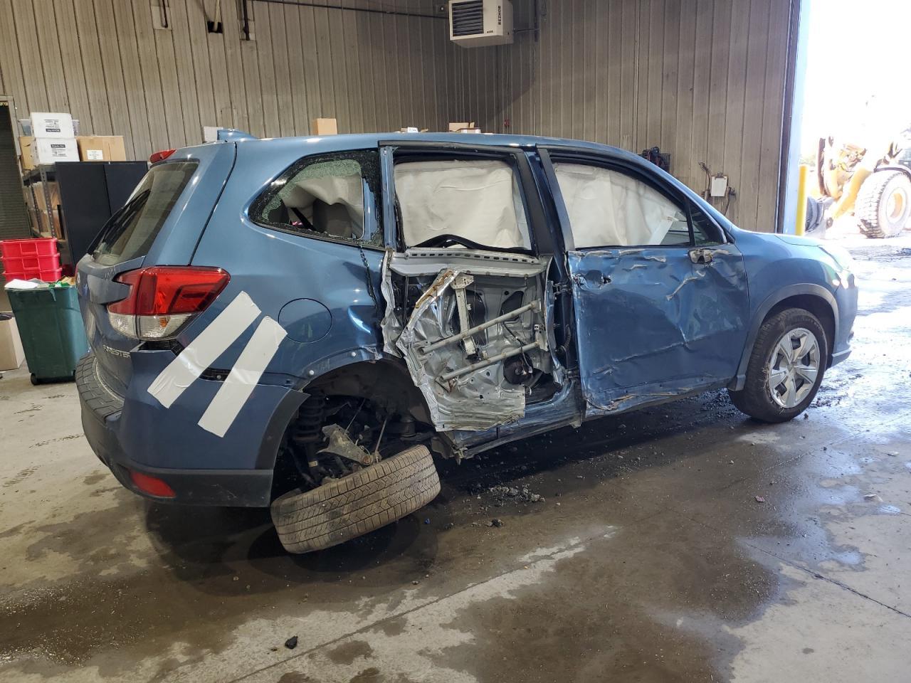 2022 Subaru Forester - Фото 3