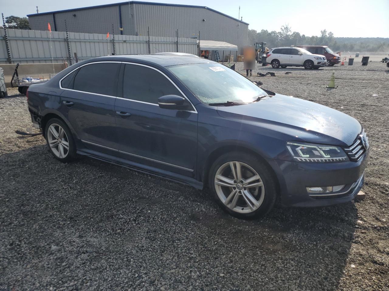 2015 Volkswagen Passat Sel - Image 4