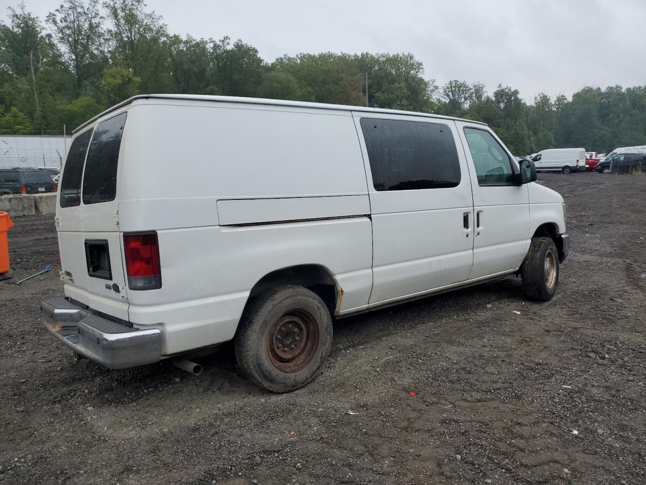 2012 Ford Econoline E150 Van - Фото 3