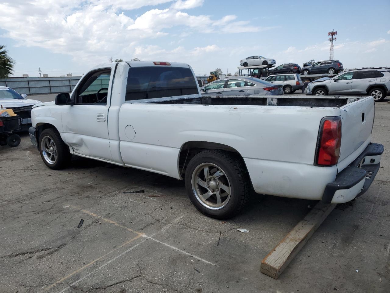 2003 Chevrolet Silverado C1500 - Image 2