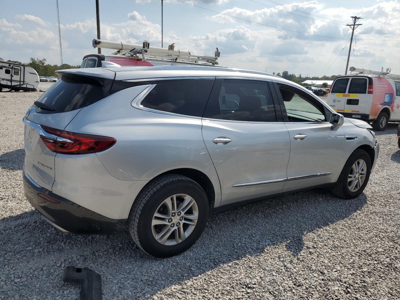 2018 Buick Enclave Essence - Image 3