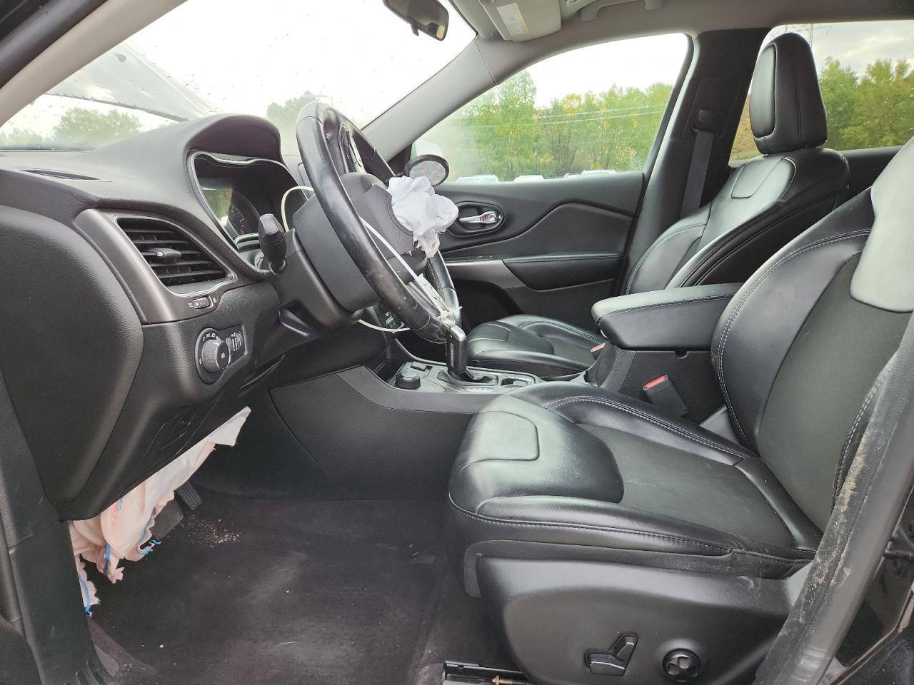 2019 Jeep Cherokee Latitude Plus - Image 7