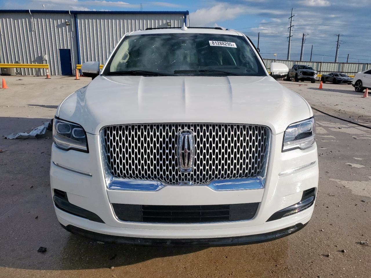 2024 Lincoln Navigator Reserve - Image 5