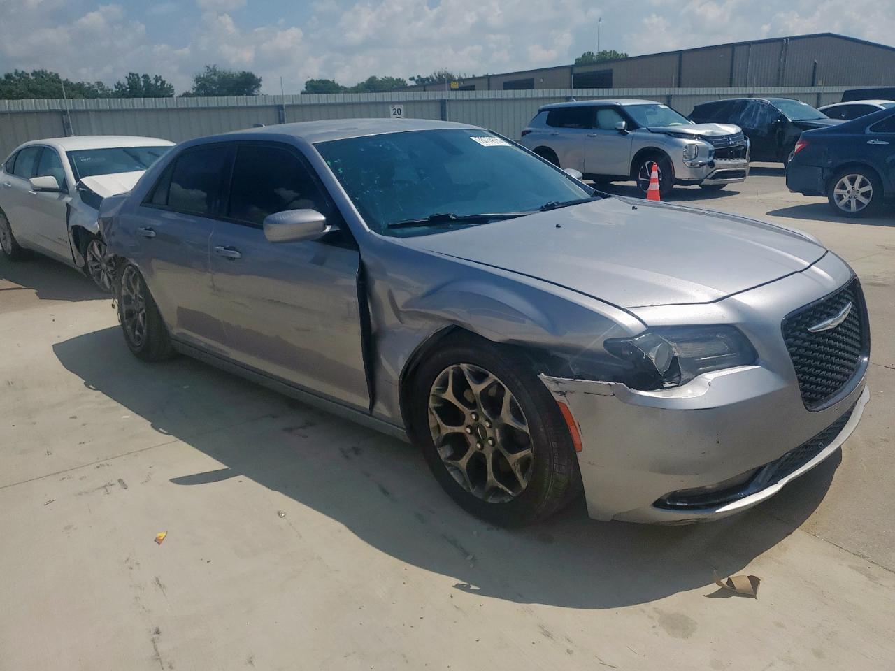 2016 Chrysler 300 S - Image 4