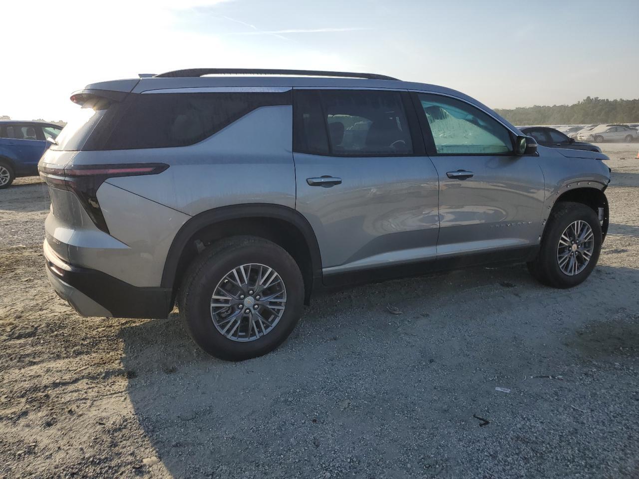 2025 Chevrolet Traverse Lt - Фото 3