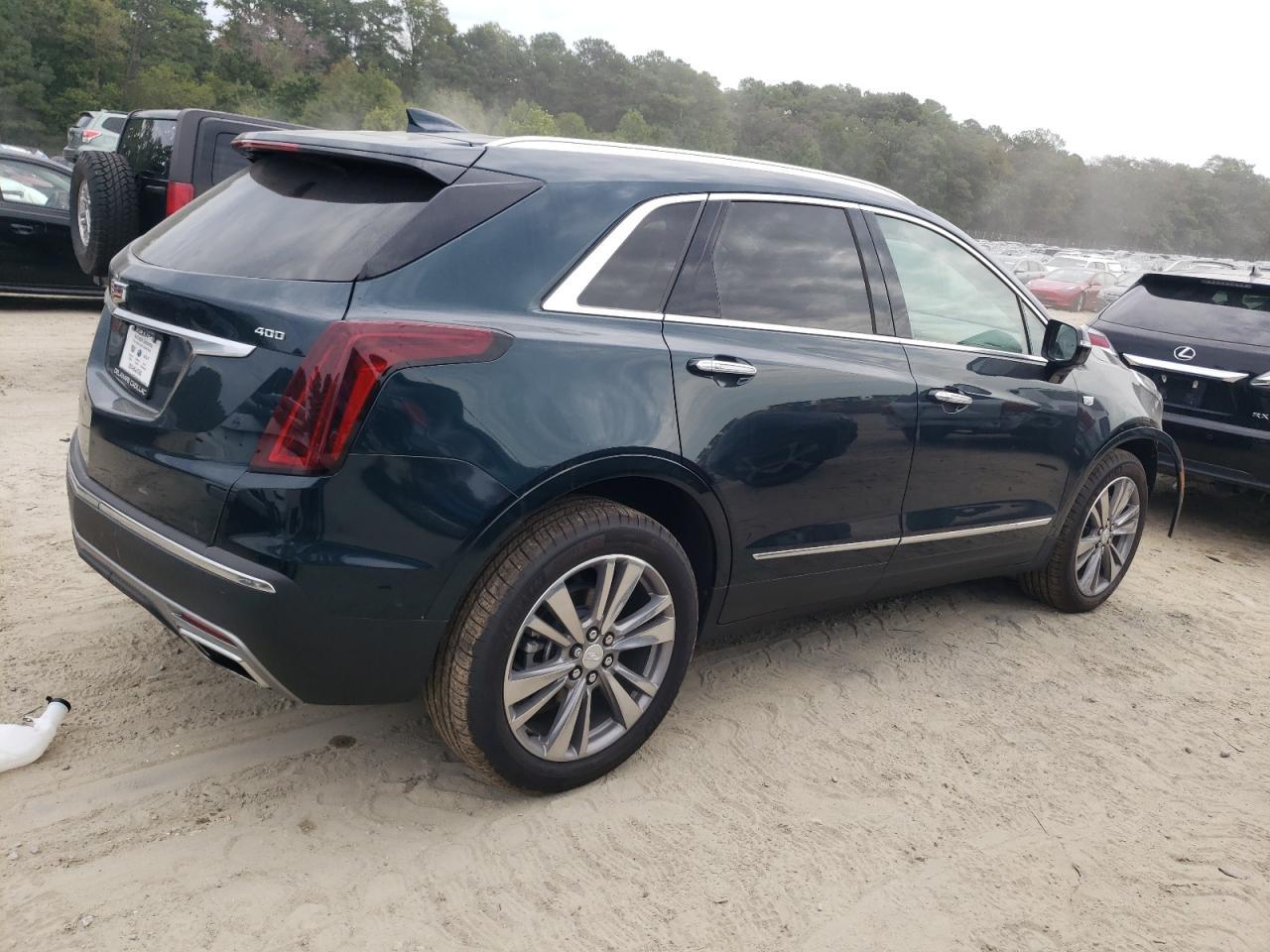 2025 Cadillac Xt5 Premium Luxury - Image 3