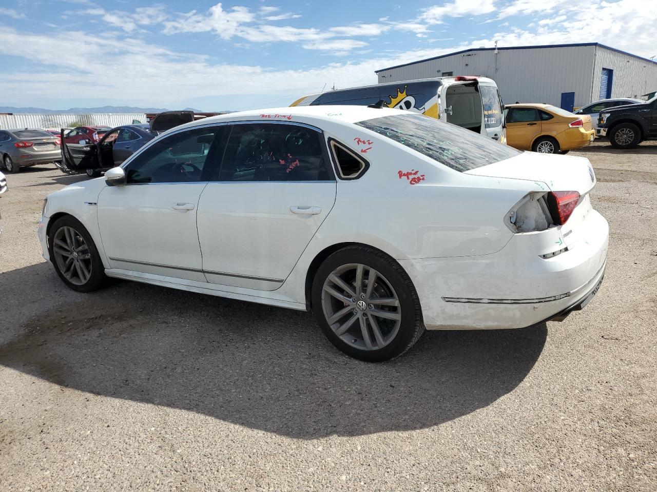 2017 Volkswagen Passat R-Line - Image 2