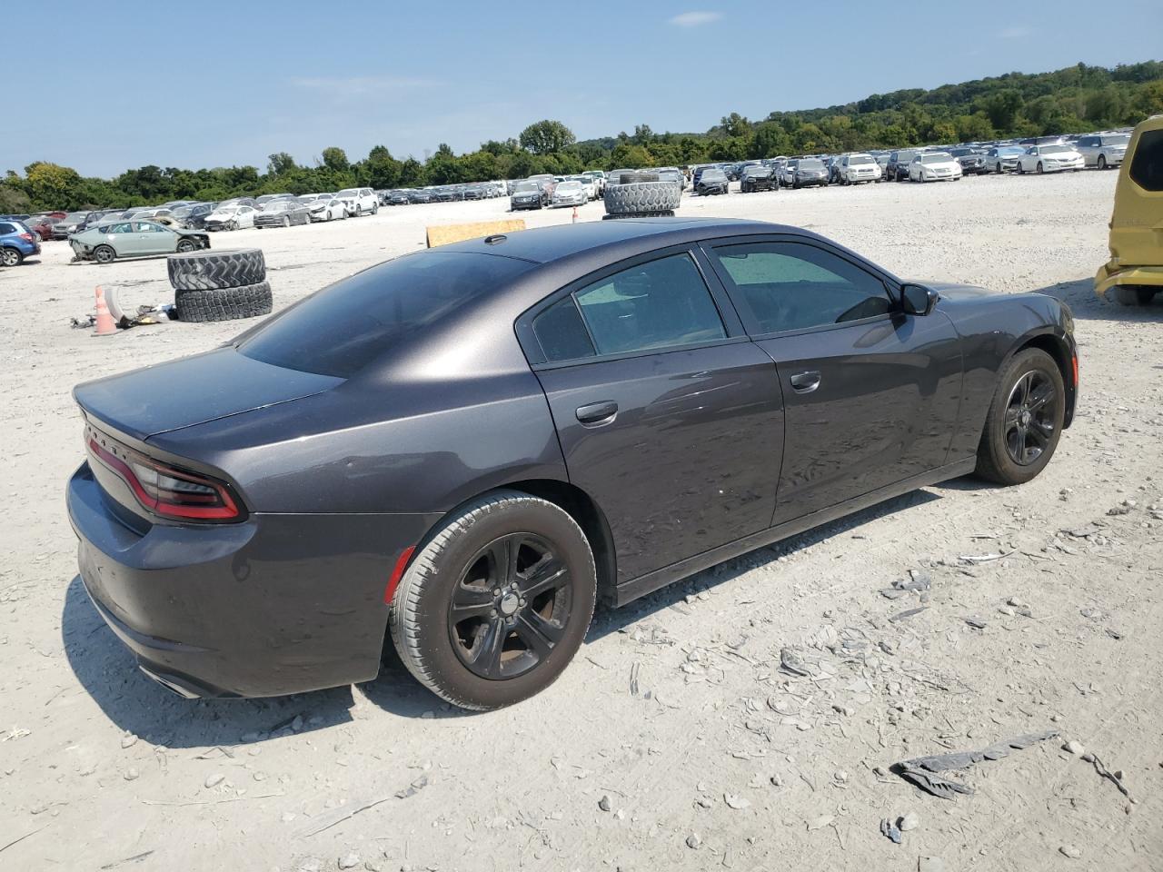 2021 Dodge Charger Sxt - Фото 3