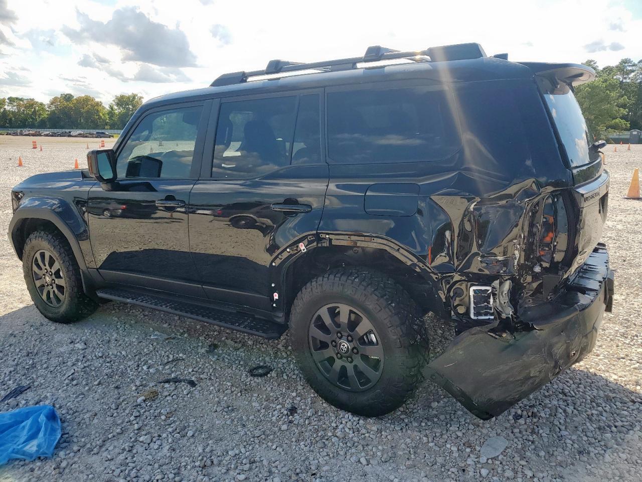 2025 Toyota Land Cruiser Base - Фото 2