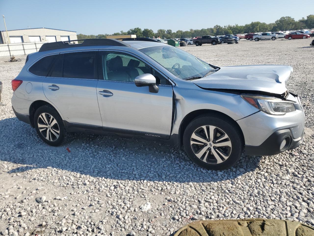2018 Subaru Outback 2.5I Limited - Image 4