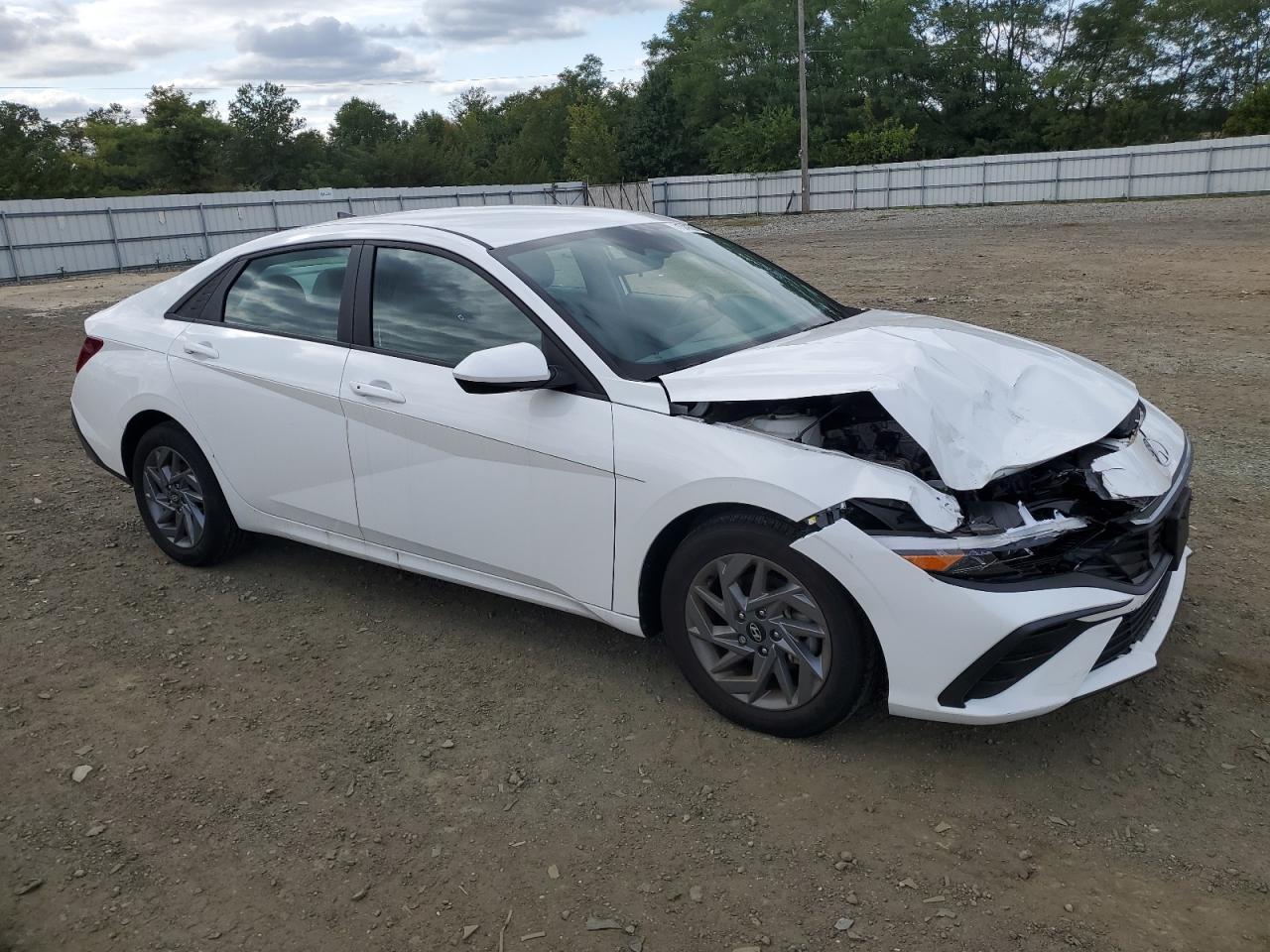 2024 Hyundai Elantra Sel - Image 4