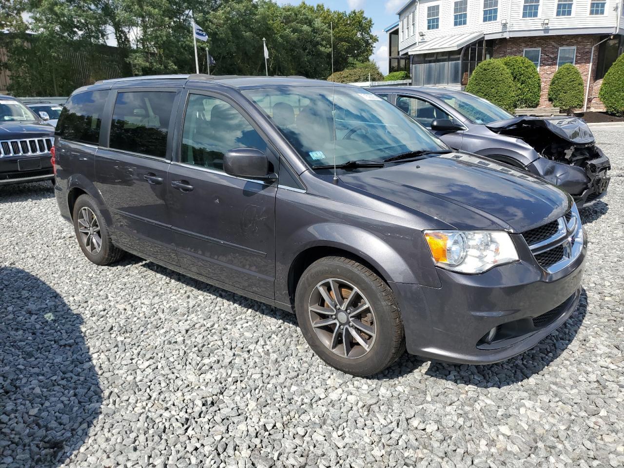 2017 Dodge Grand Caravan Sxt - Image 4