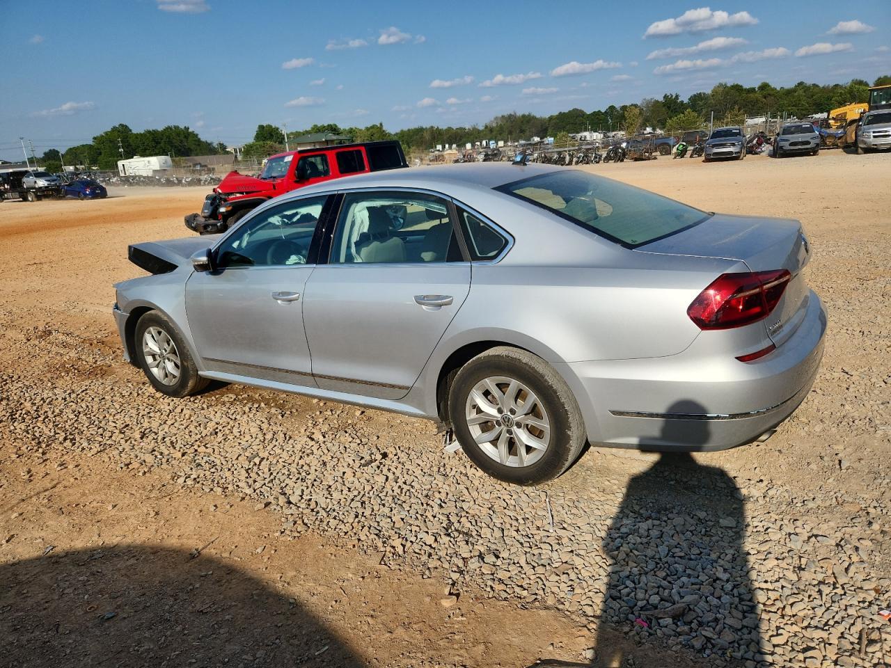2017 Volkswagen Passat S - Фото 2
