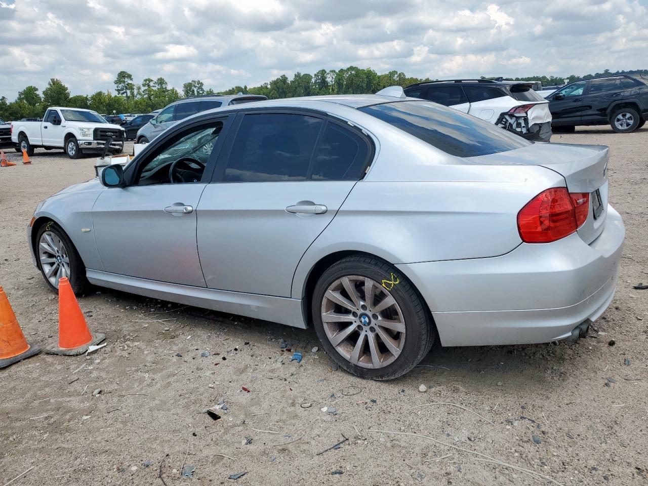 2009 BMW 328 I - Фото 2