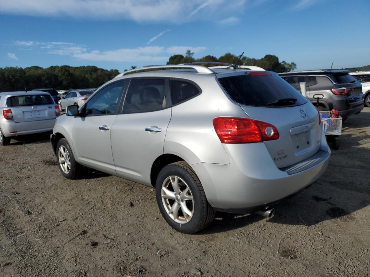 2010 Nissan Rogue S - Фото 2