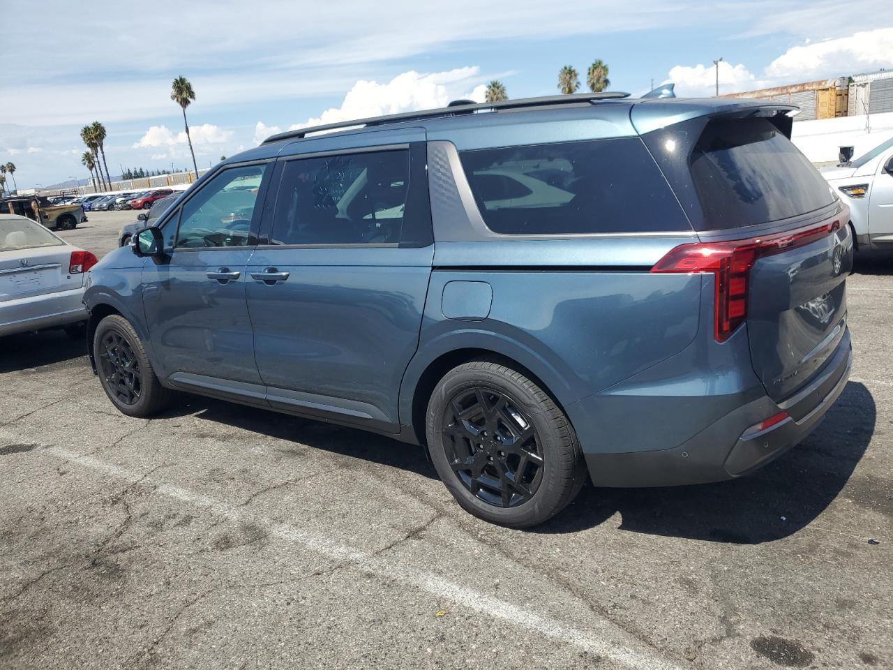 2025 Kia Carnival Sx - Фото 2