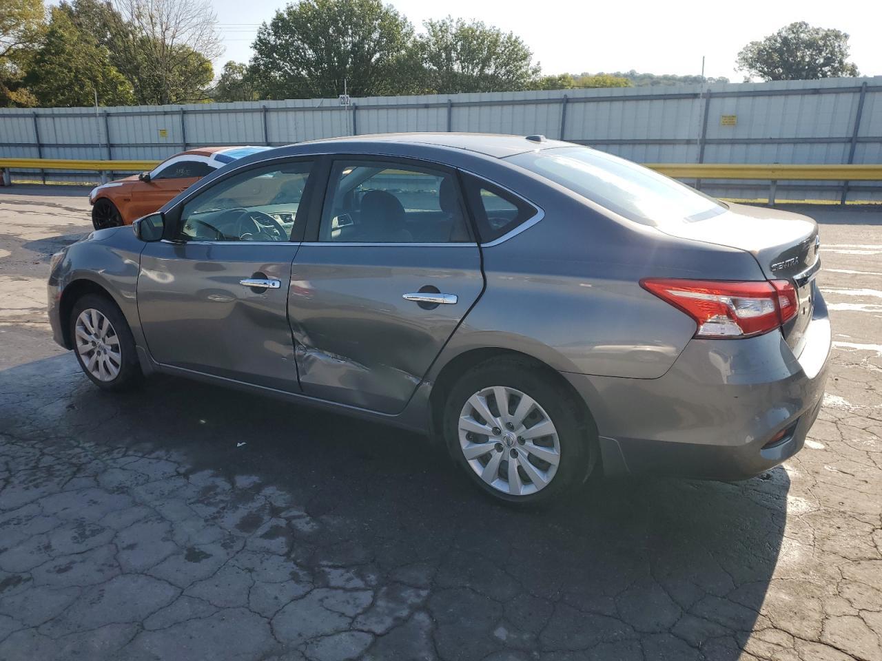 2016 Nissan Sentra S - Фото 2