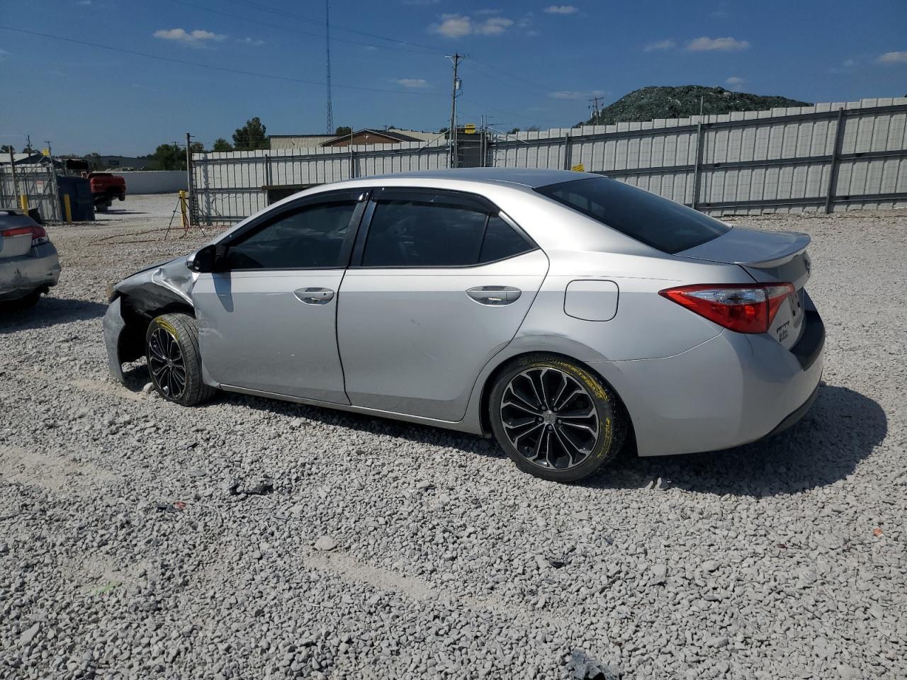 2014 Toyota Corolla L - Фото 2