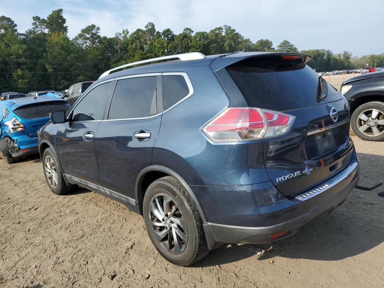 2015 Nissan Rogue S - Фото 2