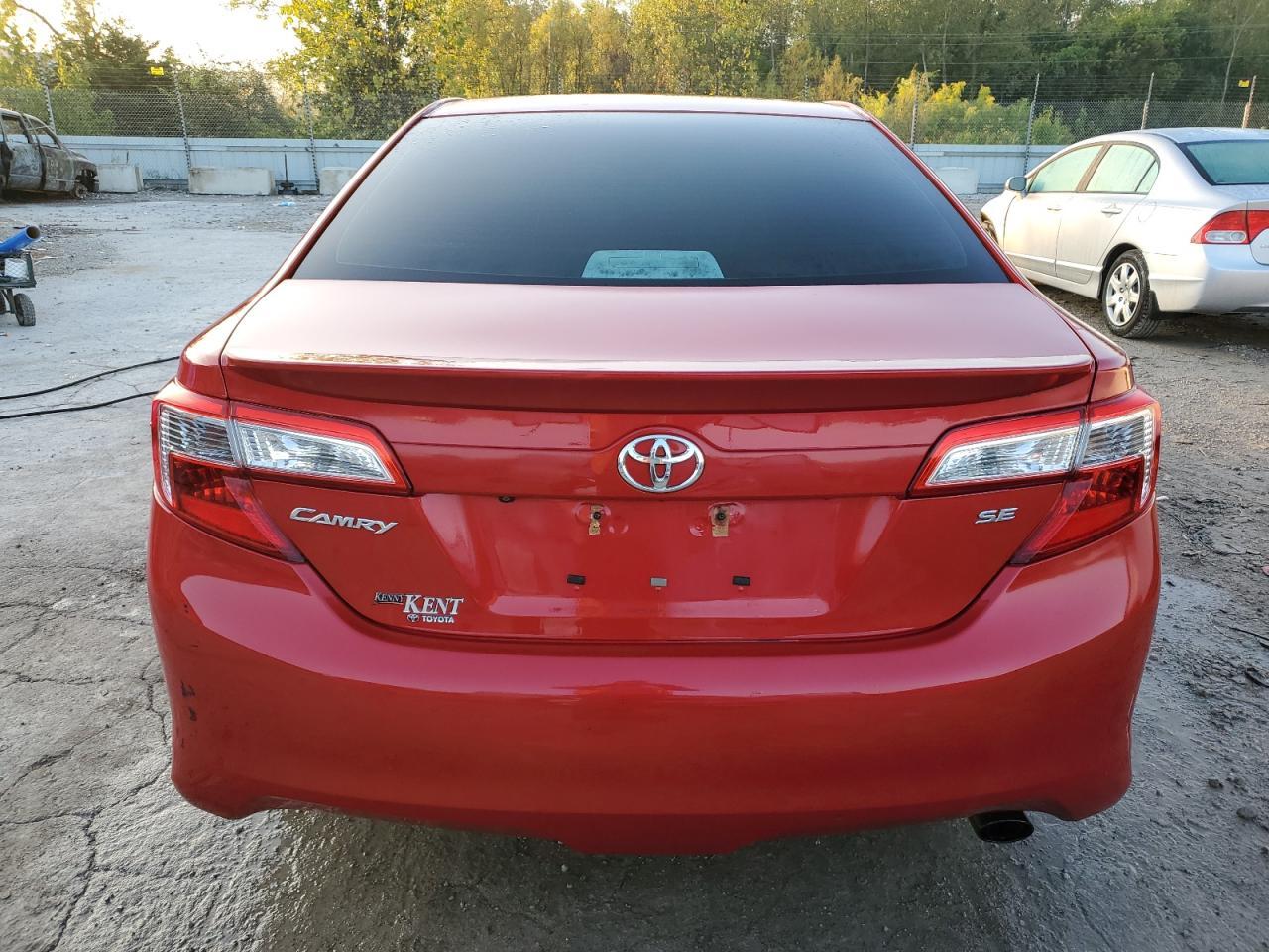 2014 Toyota Camry L - Фото 6