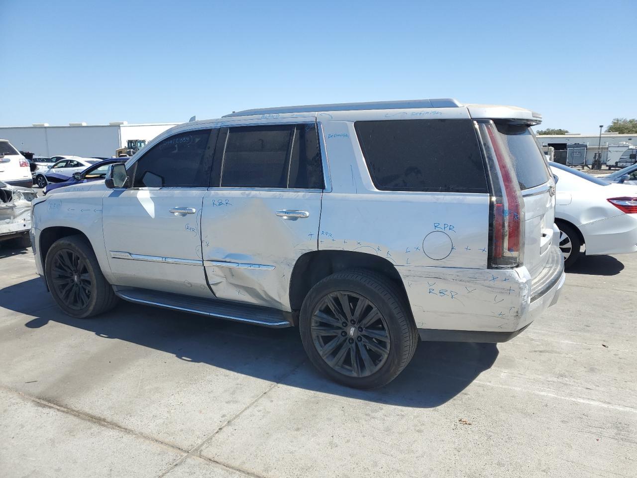 2015 Cadillac Escalade Luxury - Фото 2