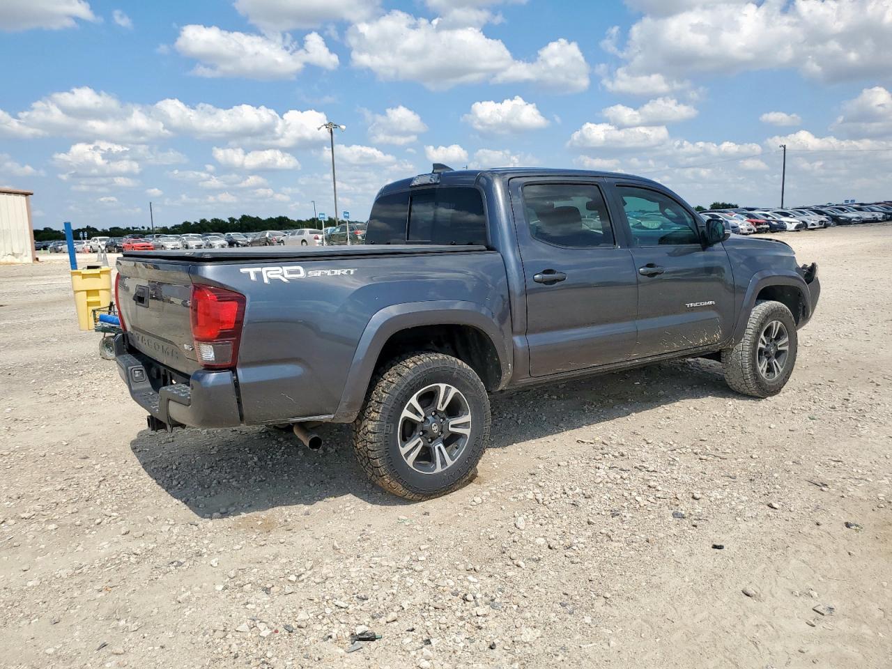 2019 Toyota Tacoma Double Cab - Фото 3