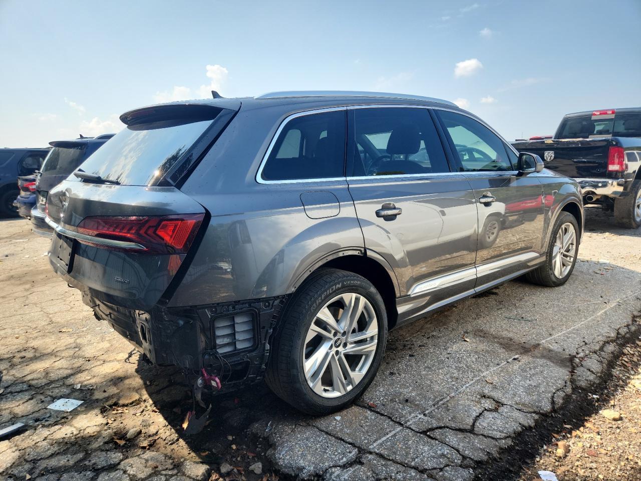 2021 Audi Q7 Premium Plus - Фото 3