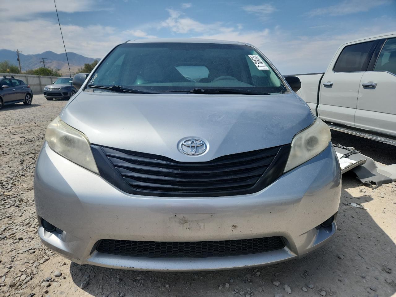 2014 Toyota Sienna - Image 5