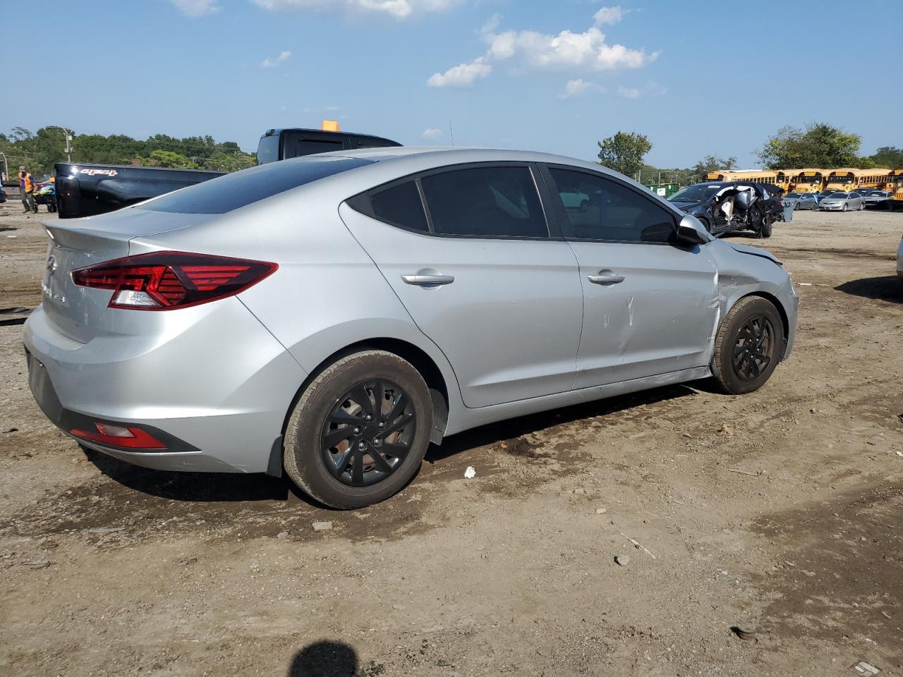 2020 Hyundai Elantra Se - Фото 3