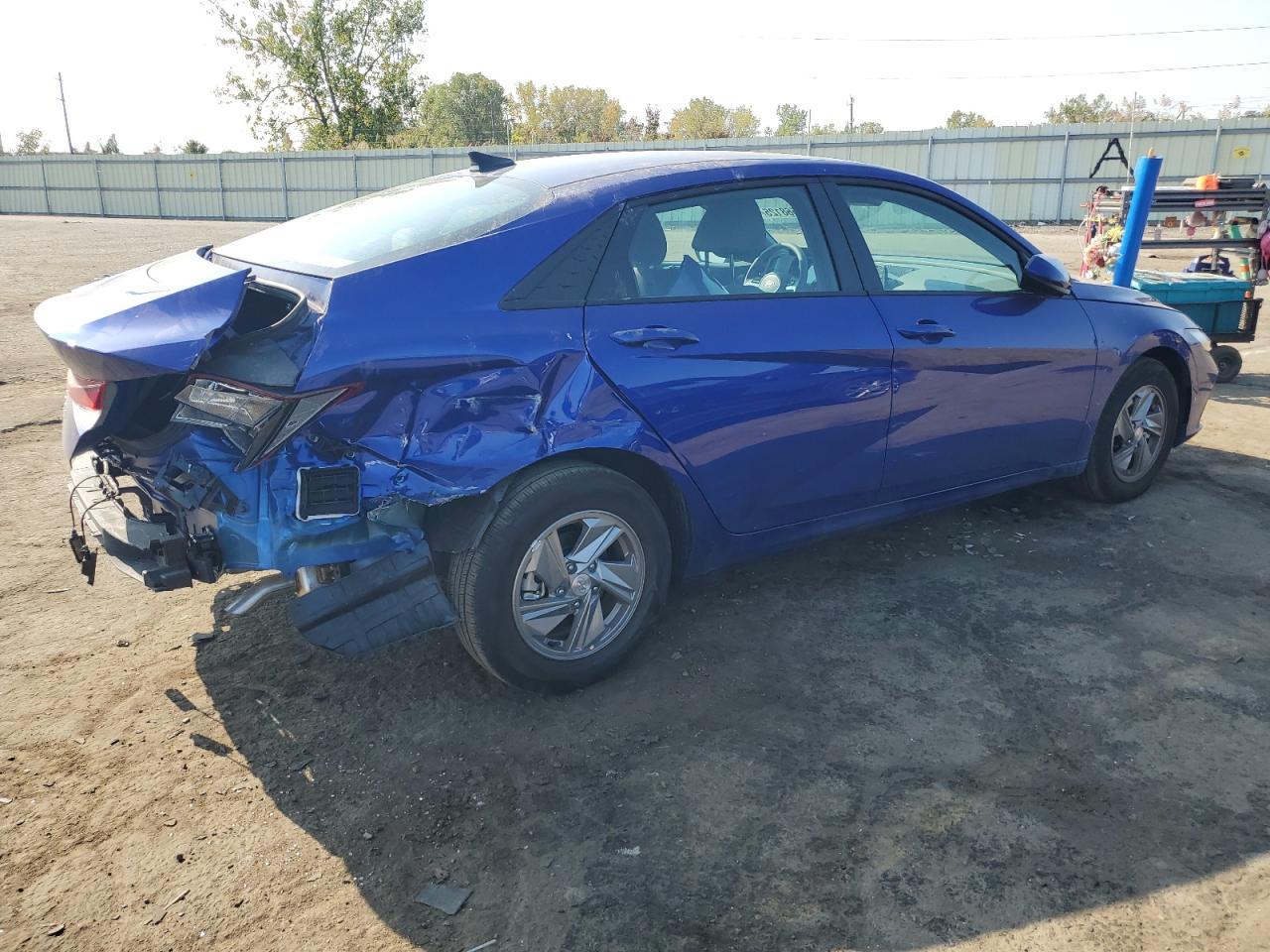 2025 Hyundai Elantra Se - Фото 3