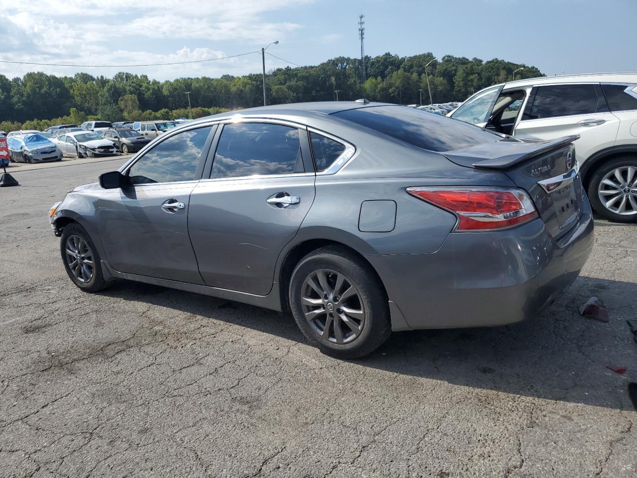 2015 Nissan Altima 2.5 - Image 2