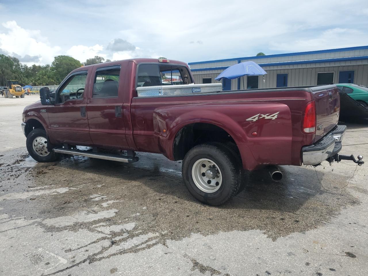 2000 Ford F350 Super Duty - Image 2