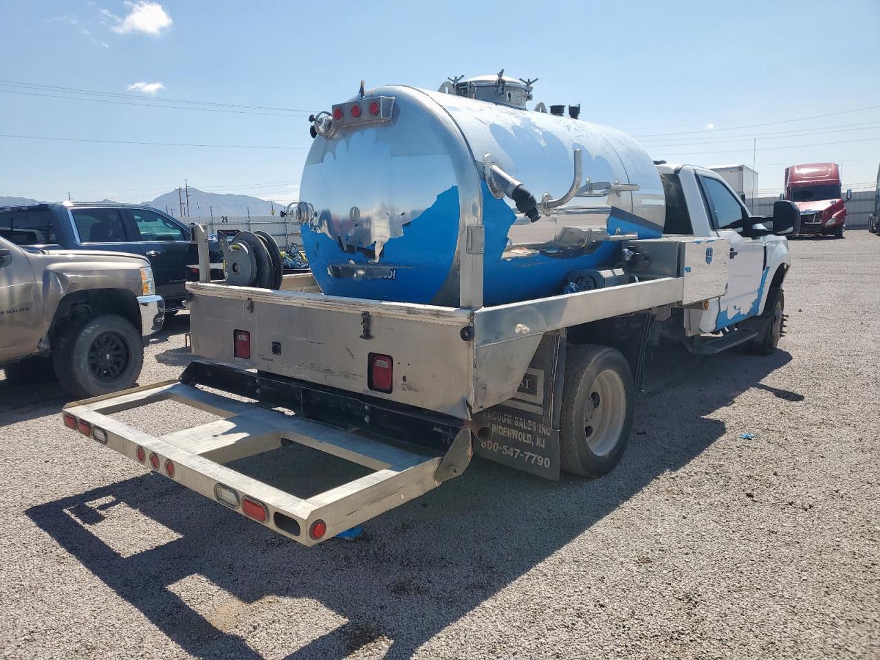 2021 Ford F550 Super Duty - Фото 3