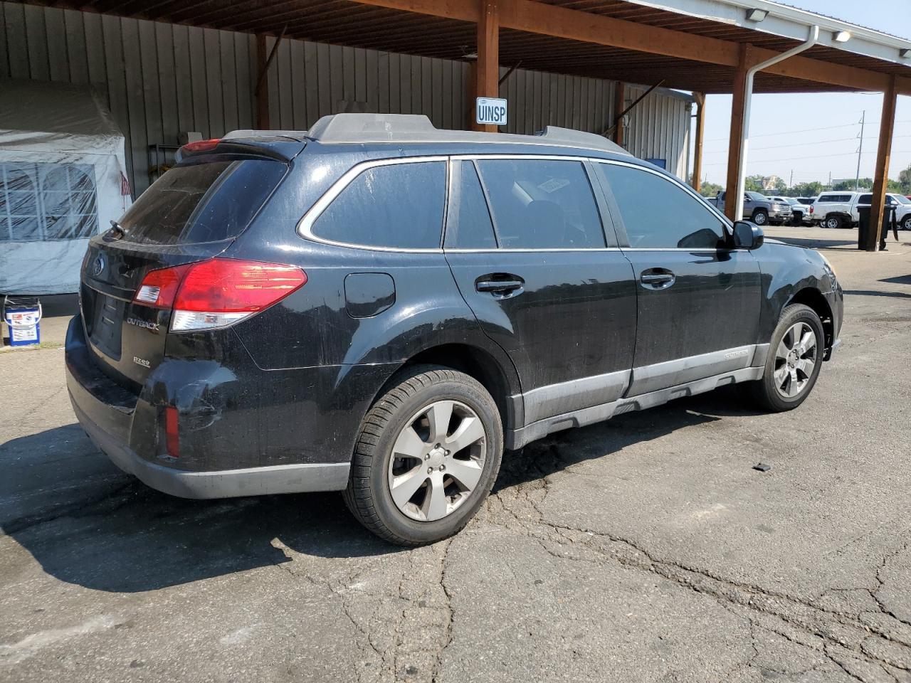 2010 Subaru Outback 2.5I Premium - Image 3