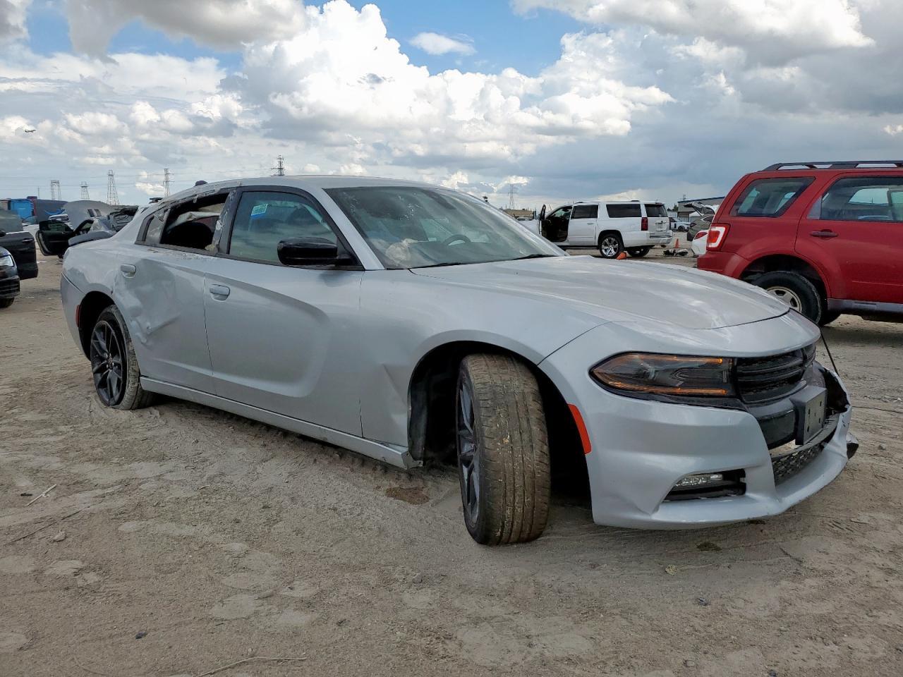 2022 Dodge Charger Sxt - Фото 4