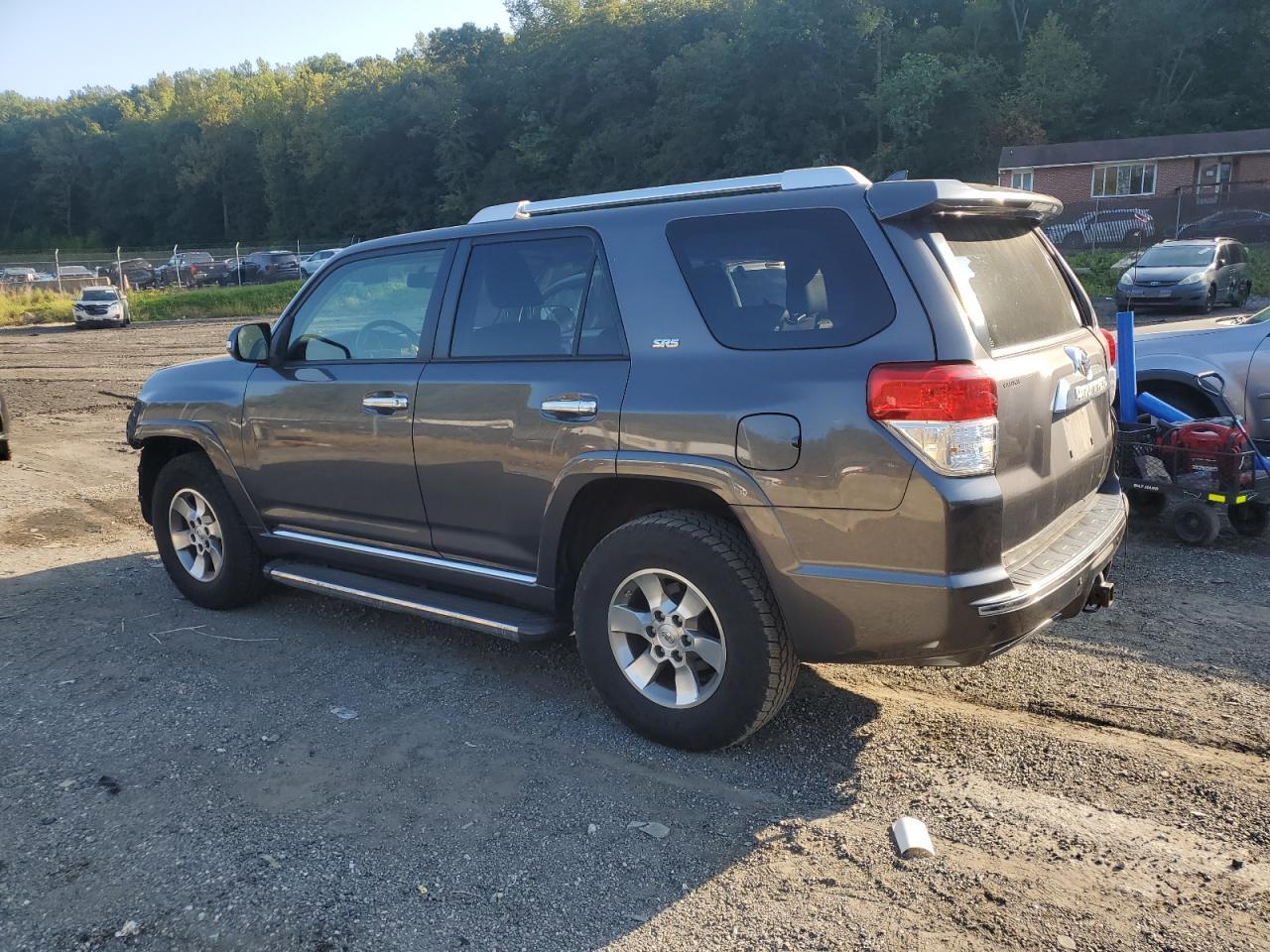 2013 Toyota 4Runner Sr5 - Image 2