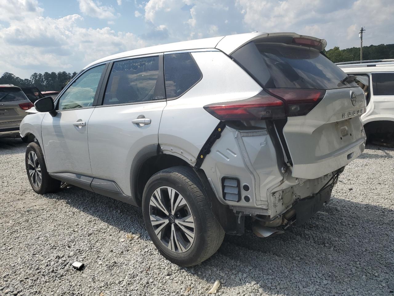 2023 Nissan Rogue Sv - Image 2