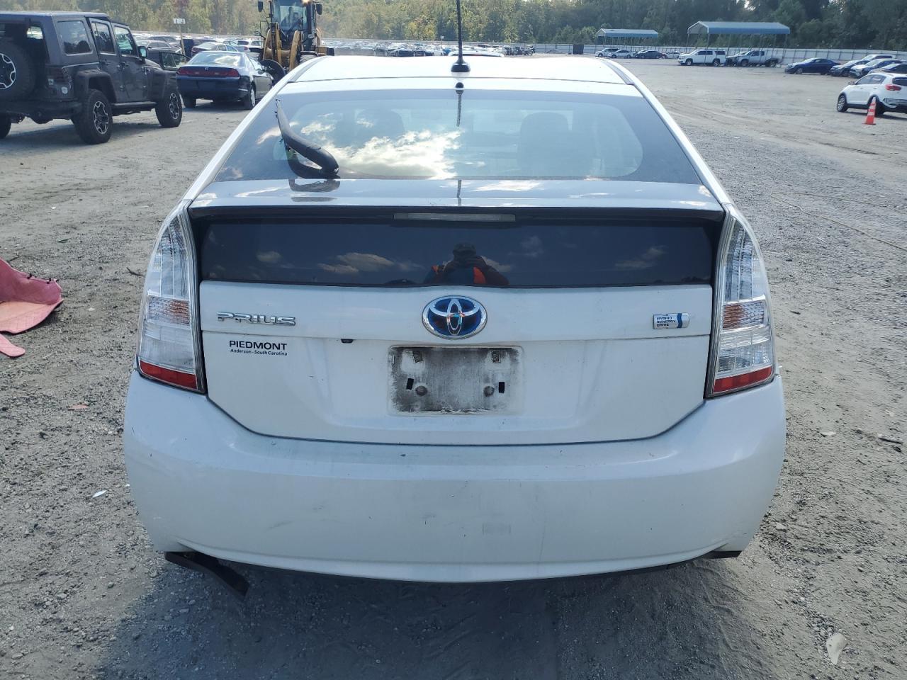 2011 Toyota Prius - Фото 6