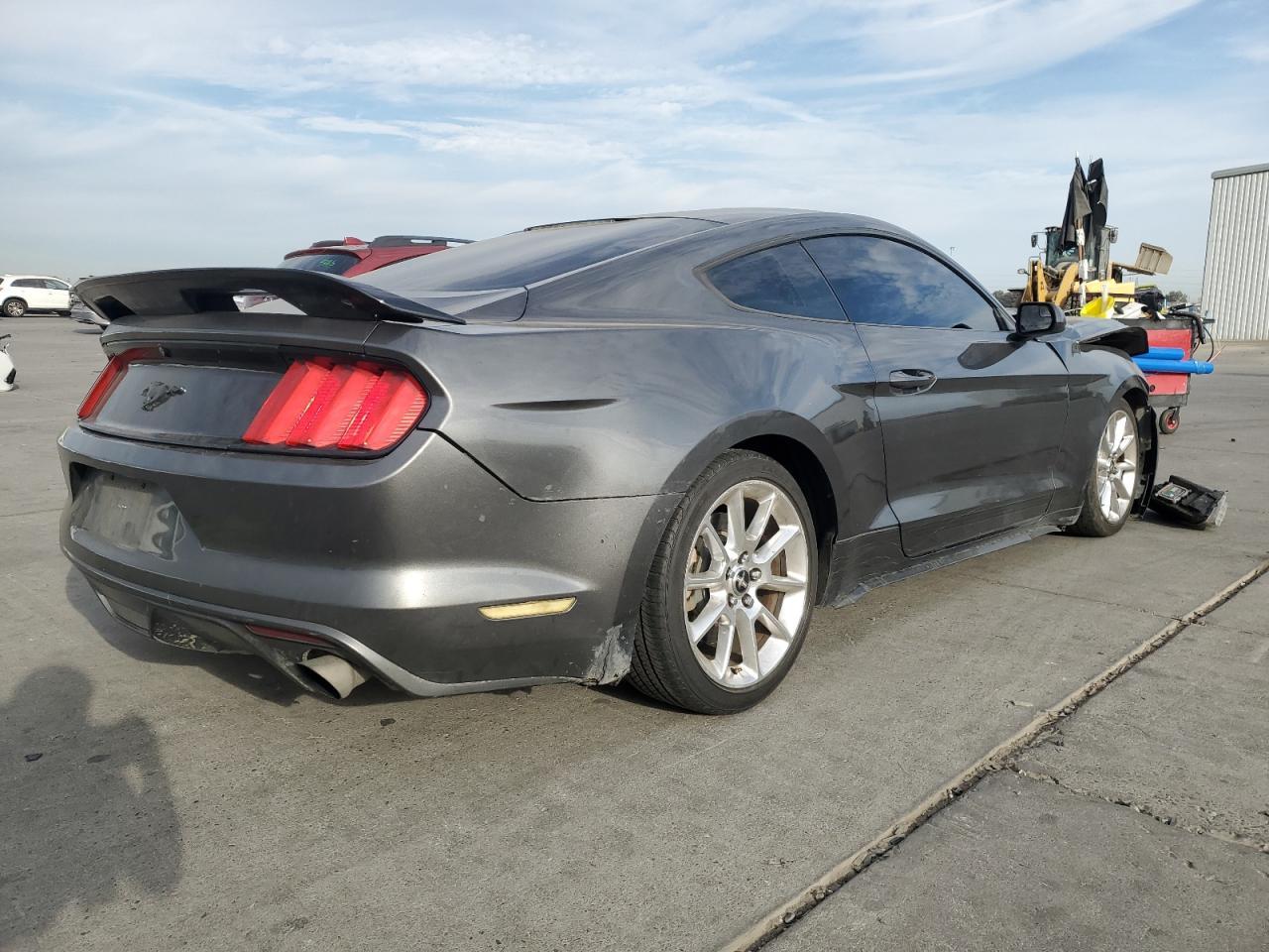 2015 Ford Mustang - Фото 3