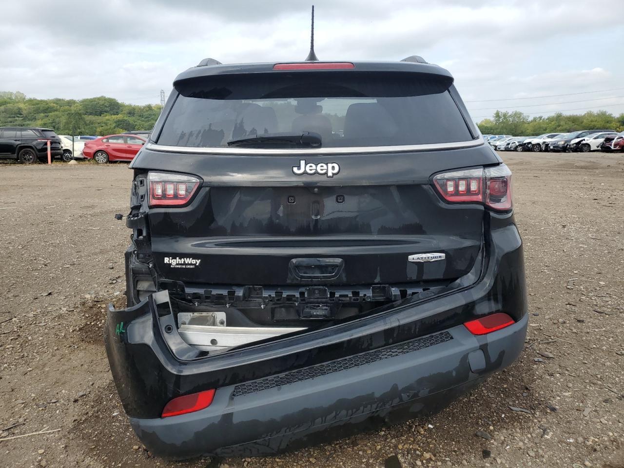 2022 Jeep Compass Latitude - Image 6
