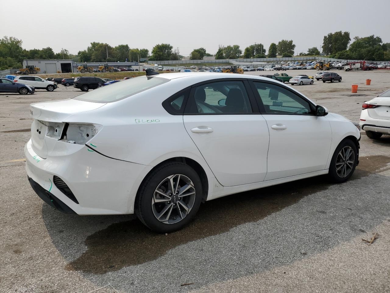 2023 Kia Forte Lx - Фото 3
