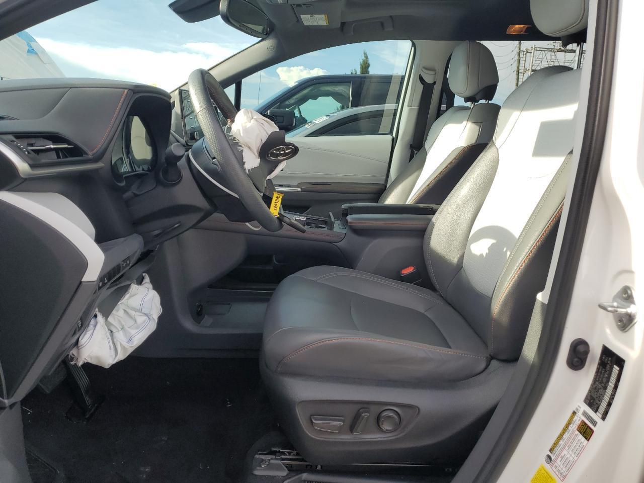 2022 Toyota Sienna Xse - Image 7