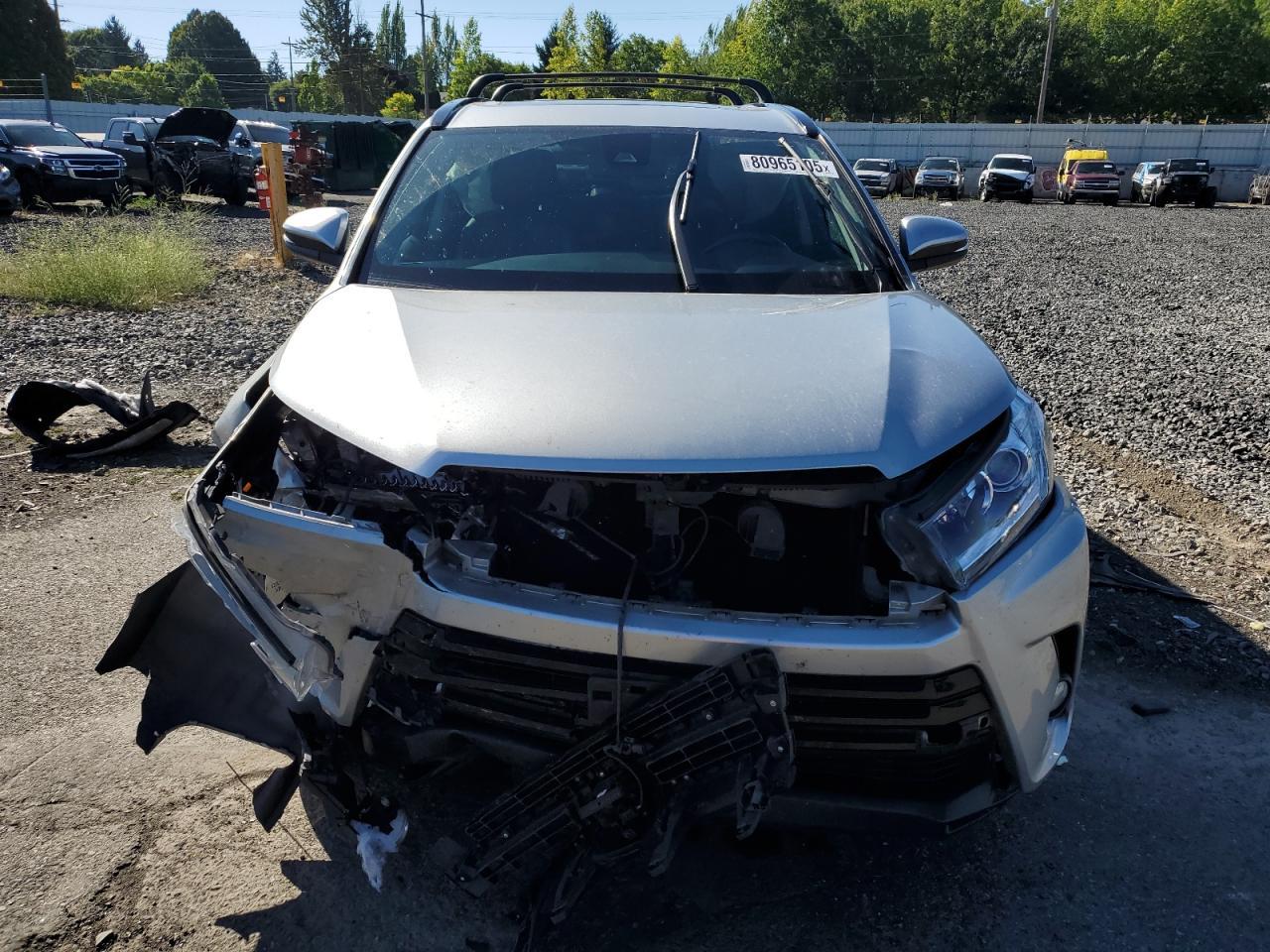 2017 Toyota Highlander Se - Фото 5