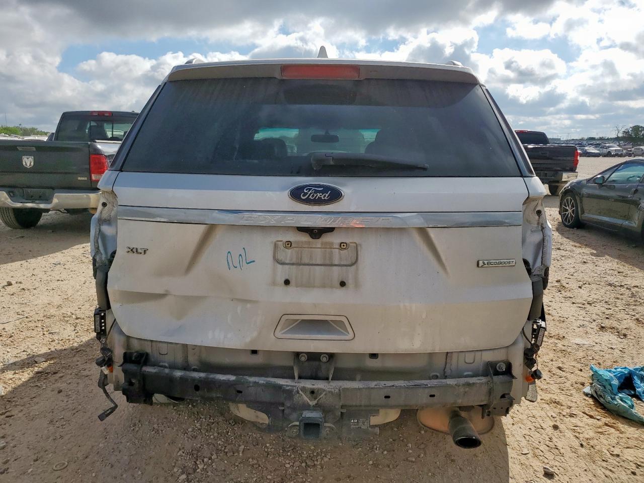 2017 Ford Explorer Xlt - Image 6