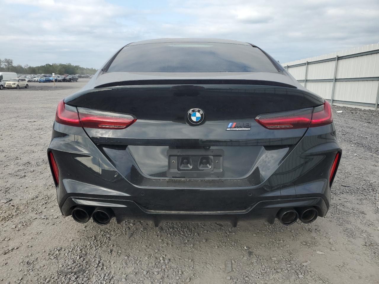 2022 BMW M8 - Фото 6