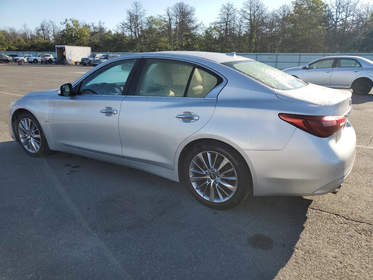 2018 Infiniti Q50 Luxe - Фото 2