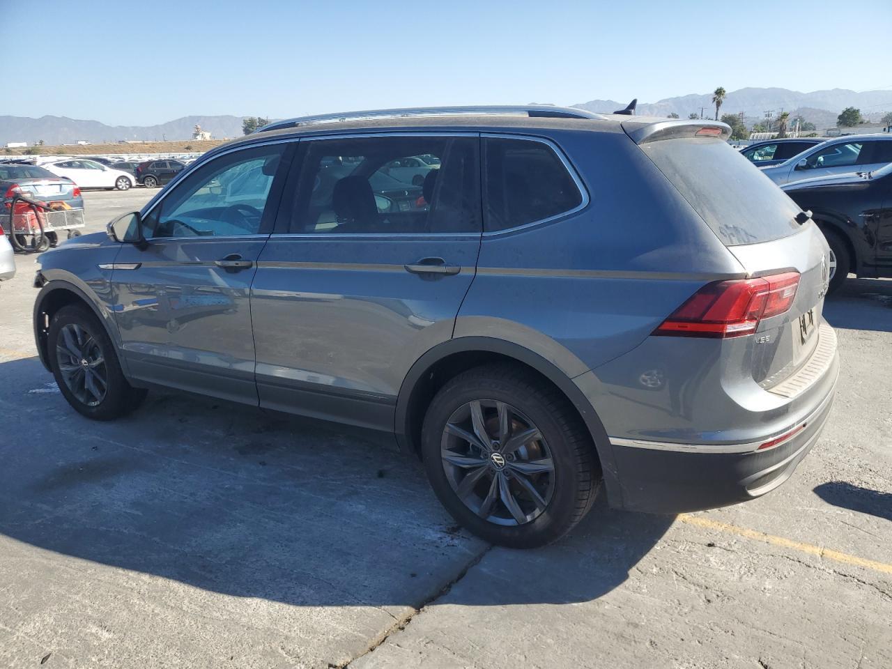 2024 Volkswagen Tiguan Se - Image 2