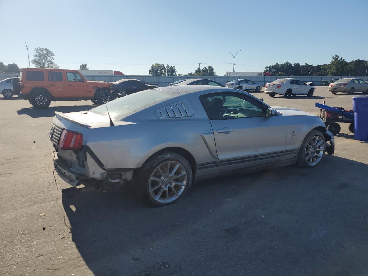 2010 Ford Mustang - Фото 3