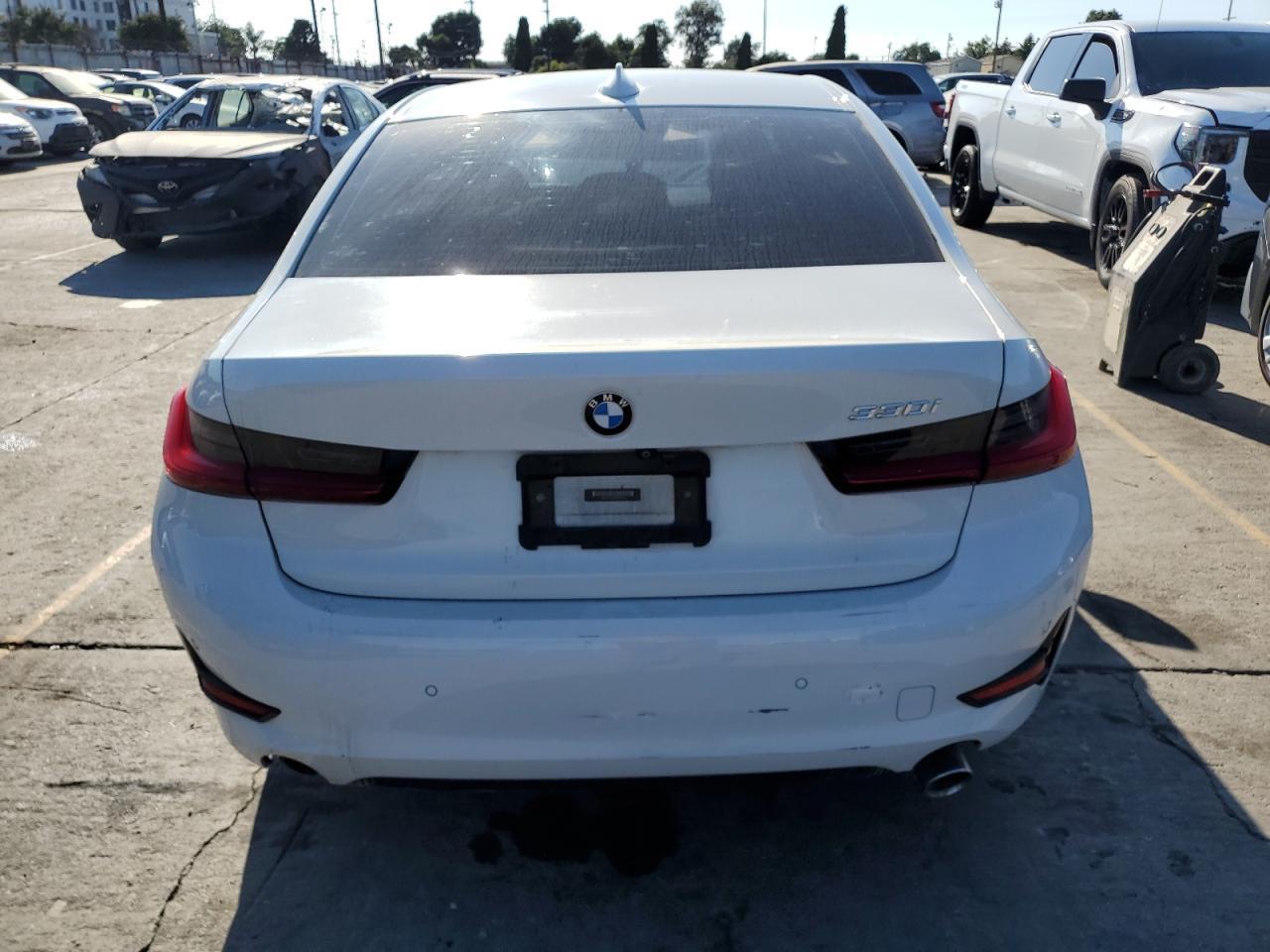 2019 BMW 330I - Фото 6