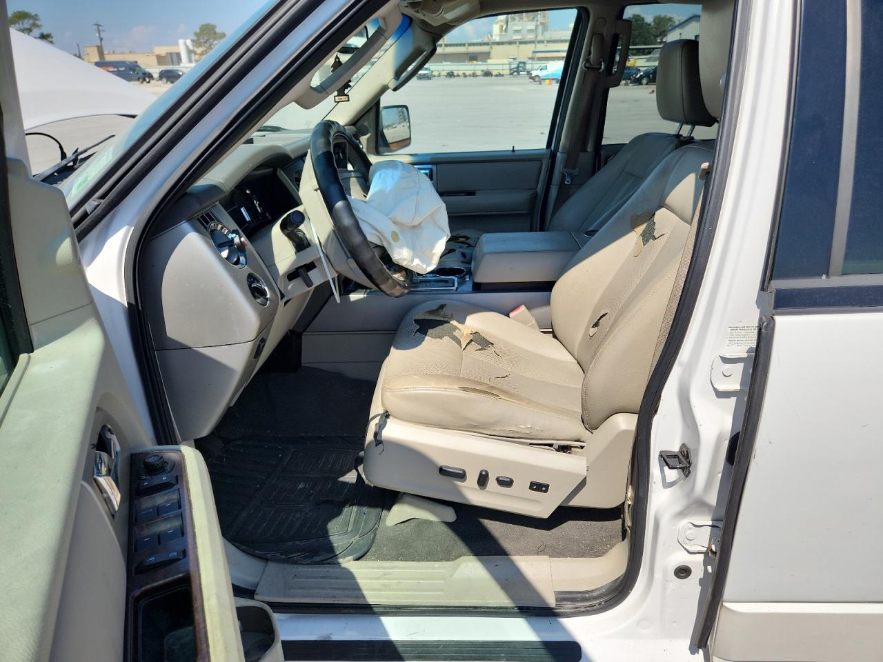 2009 Ford Expedition Limited - Image 7